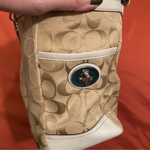 Vintage Coach Signature Logo Shoulder Bag - Picture 10 of 15